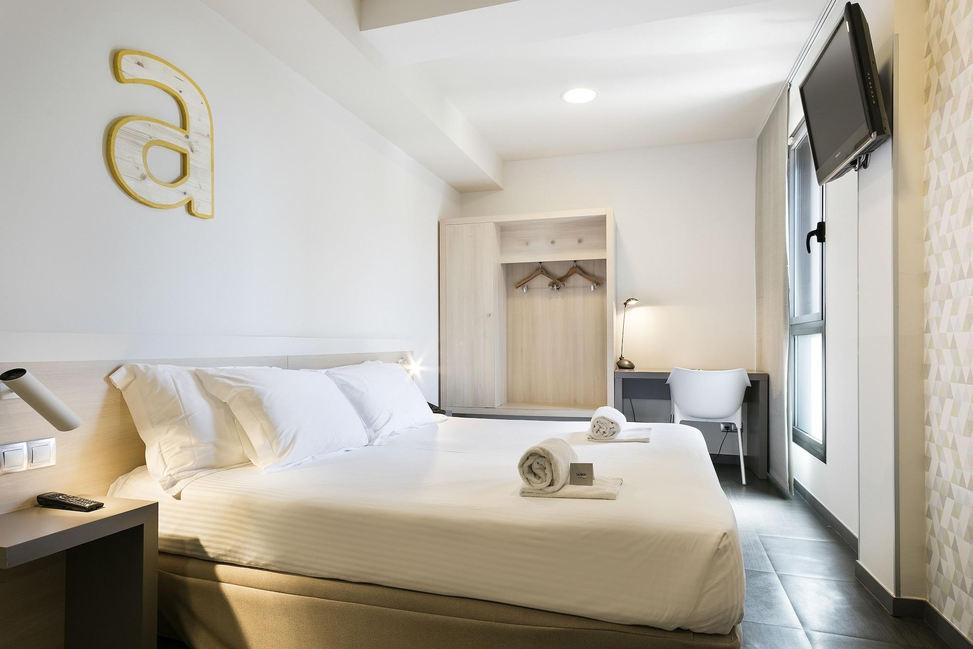 Laumon Hotel